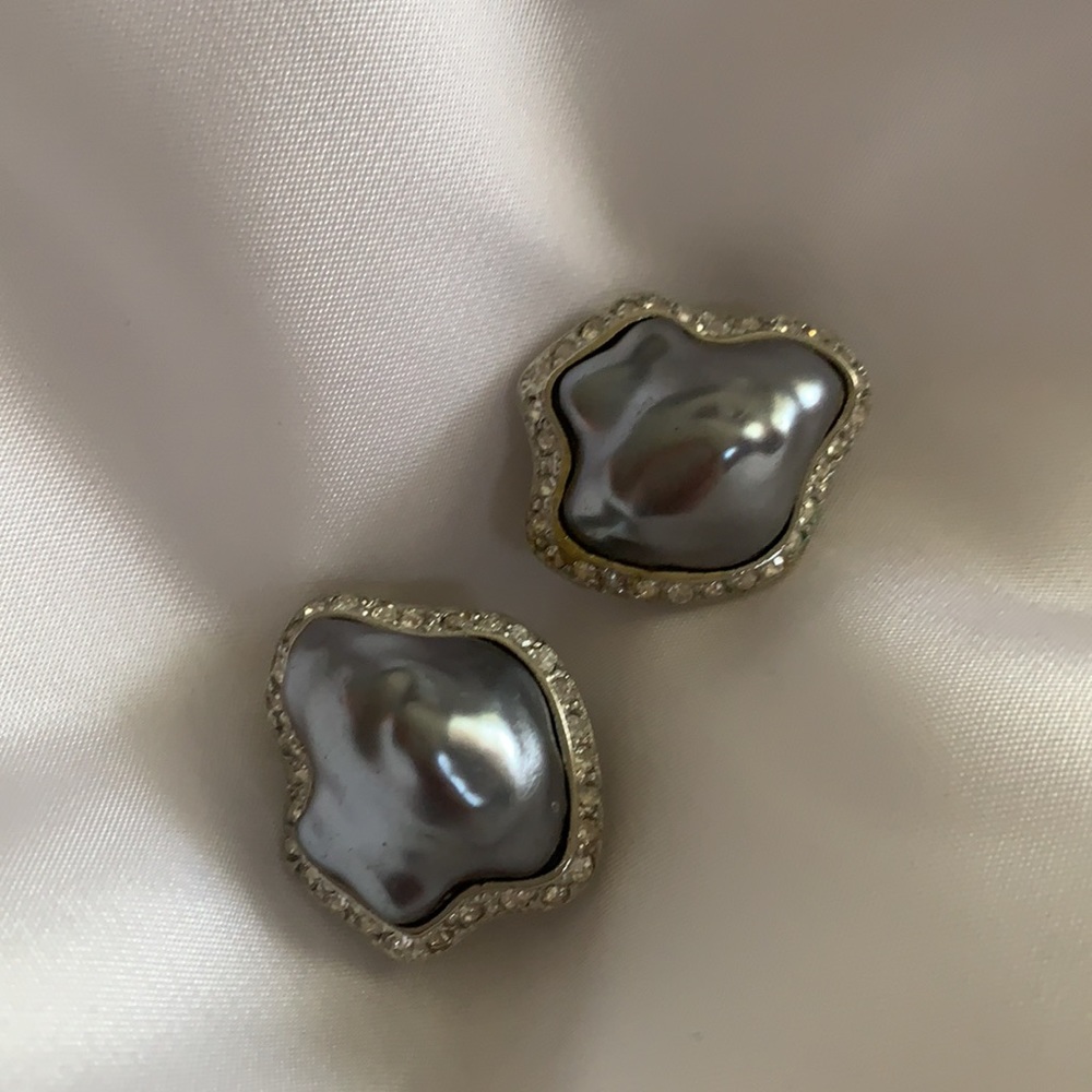 Kenneth Jay Lane pearl Vintage Deco Inspired Mabé Pearl Earrings clip earings